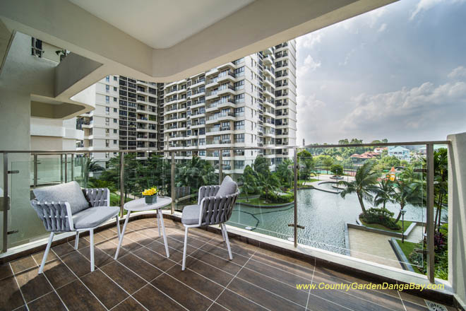 Luxury Services Apartment for Sale, Country Garden Danga Bay. For full details, please visit us at www.countrygardendangabay.com